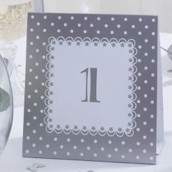 Paikkakortit Ja Pidikkeet>Neviti Chic Boutique numeroidut pöytäkortit 1-12