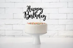 Leivontakoristeet|Muut Koristeet Ja Rekvisiitat>PartyDeco sp. z o.o. sp. k., ul. Kolumba 1, 70-035 Szczecin, www.partydeco.com Kakunkoriste Happy Birthday musta