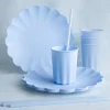 Lautaset|Värikattaus>PartyDeco sp. z o.o. sp. k., ul. Kolumba 1, 70-035 Szczecin, www.partydeco.com Muovilautanen v.sininen 22 x 22 cm uudelleenkäytettävä 4 kpl/pkt