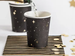 Lasit Ja Mukit|Uusi Vuosi>PartyDeco sp. z o.o. sp. k., ul. Kolumba 1, 70-035 Szczecin, www.partydeco.com Tähdet pahvimuki musta 6 kpl/pkt