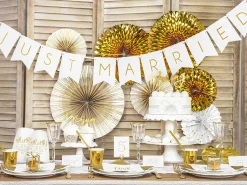 Muut Ripustettavat Koristeet|Viiri- Ja Kirjainnauhat>PartyDeco sp. z o.o. sp. k., ul. Kolumba 1, 70-035 Szczecin, www.partydeco.com Viirinauha Just married valkoinen 15 x 155 cm